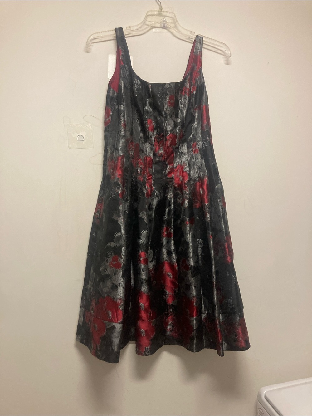 JONES NEW YORK/Black, Gray & Red Floral Fit-and-Flare Dress
